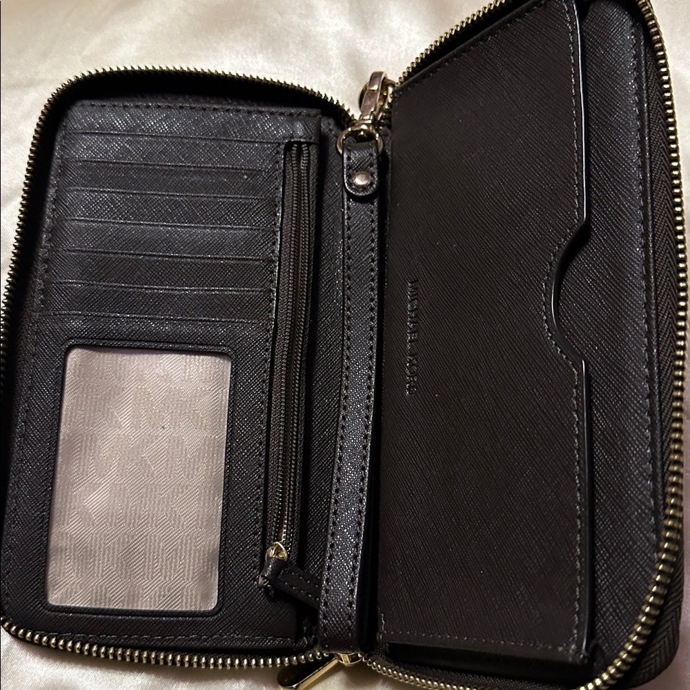 Michael Kors brown saffiano leather wristlet phone carrier - Picture 6 of 9